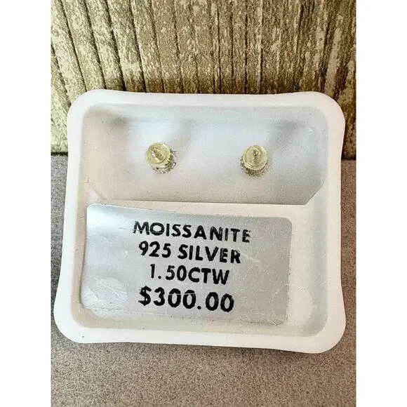 Stunning 1.5 CTW VVS1 D Moissanite Stud Earrings Sterling Silver - Picture 3 of 6